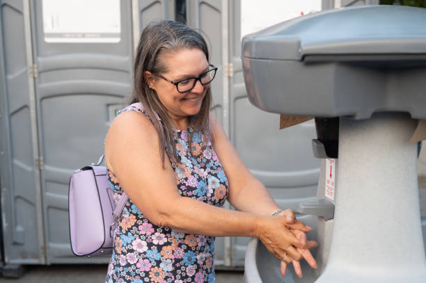 Best Portable toilet rental cost  in North Les, AK